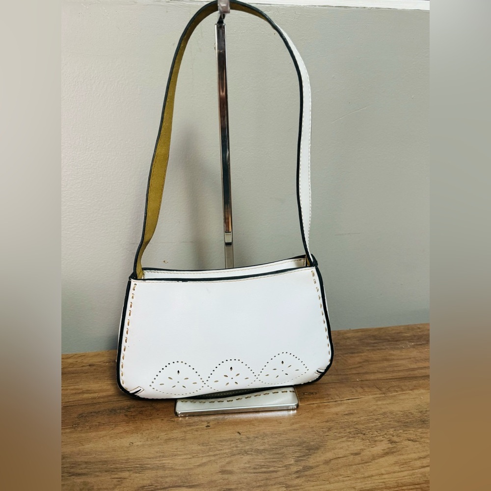 Vintage white Mondani Shoulder bag/ hand bag